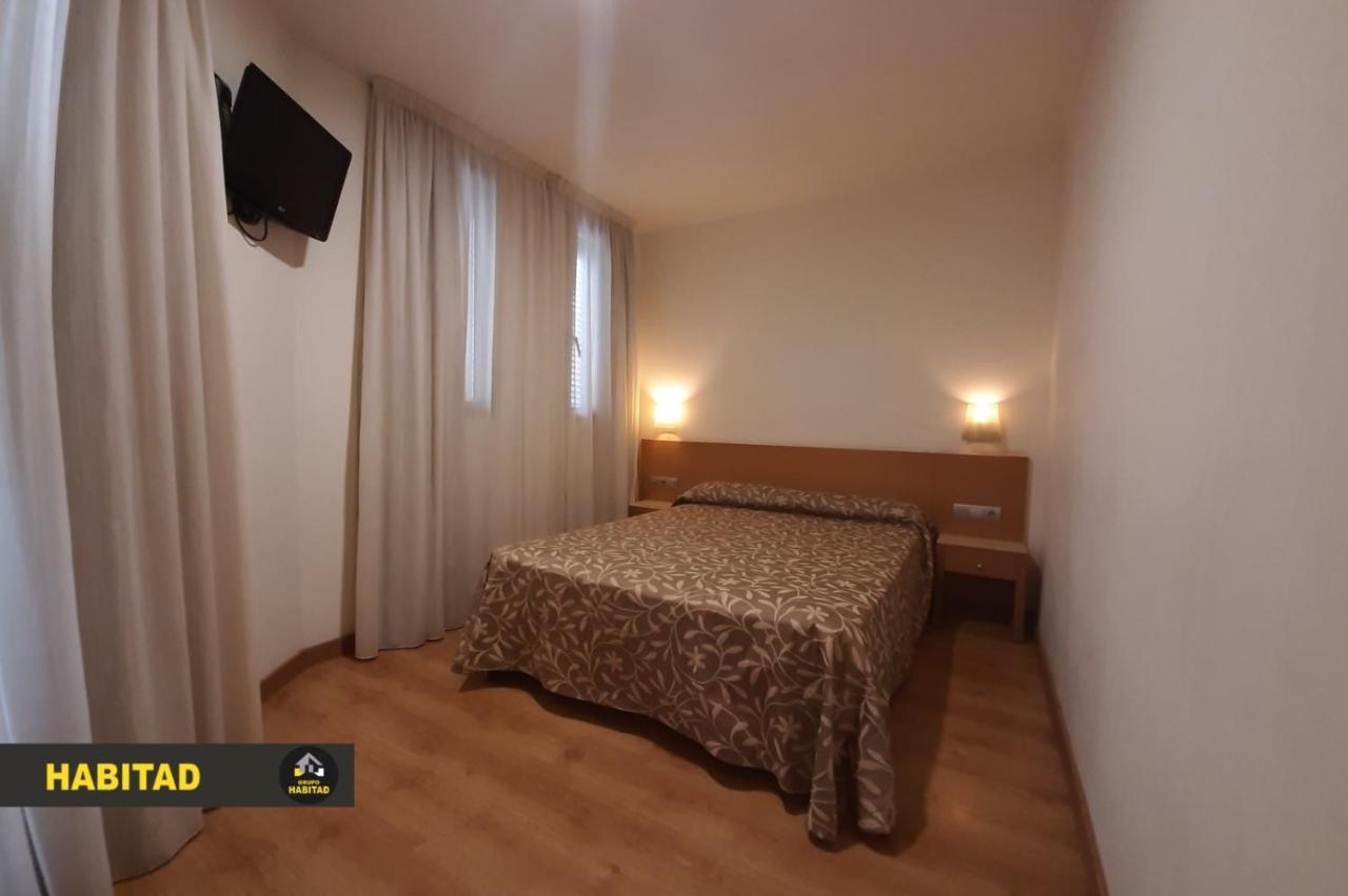 Hostal Rambla Sant Boi de Llobregat Exterior photo