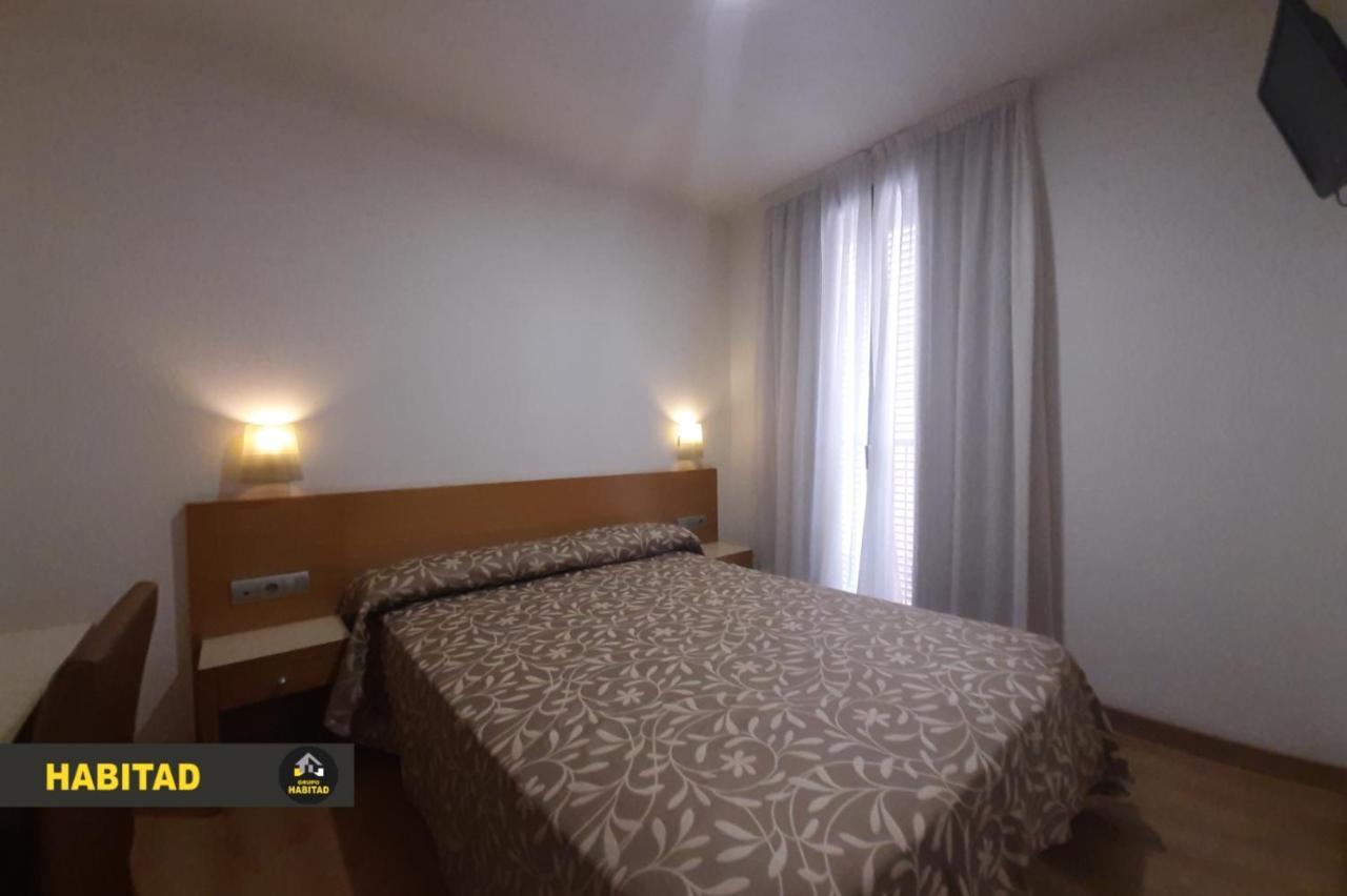 Hostal Rambla Sant Boi de Llobregat Exterior photo