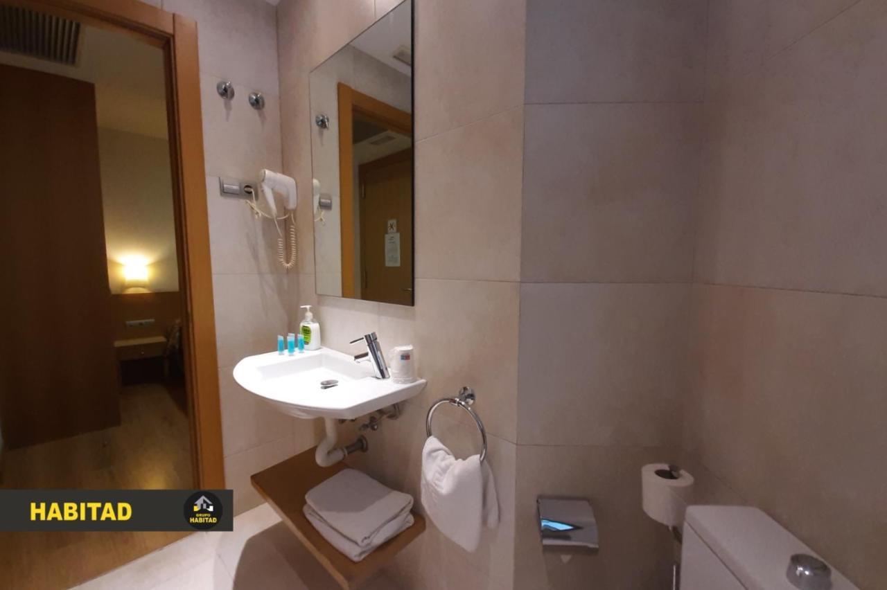 Hostal Rambla Sant Boi de Llobregat Exterior photo