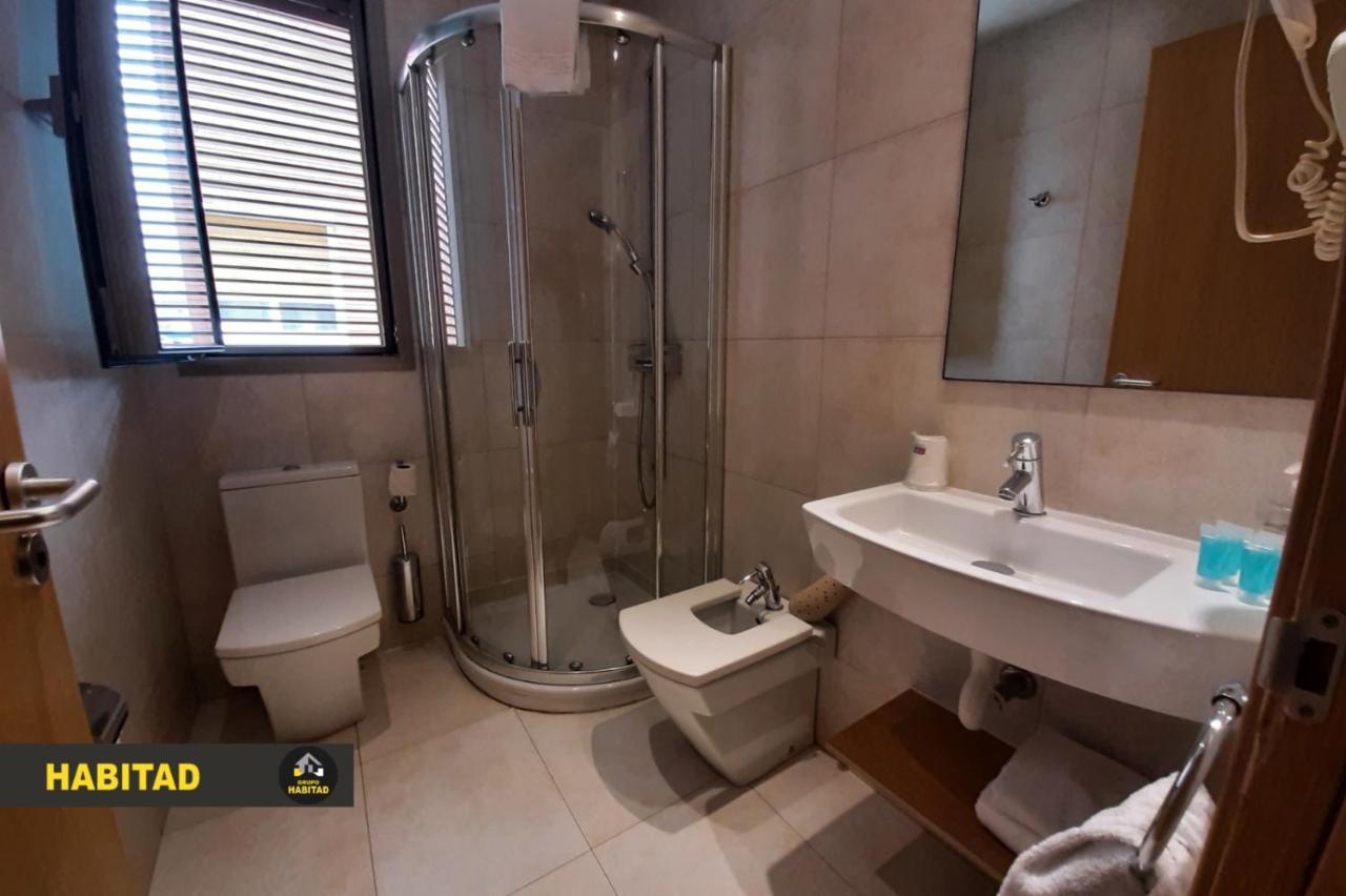 Hostal Rambla Sant Boi de Llobregat Exterior photo