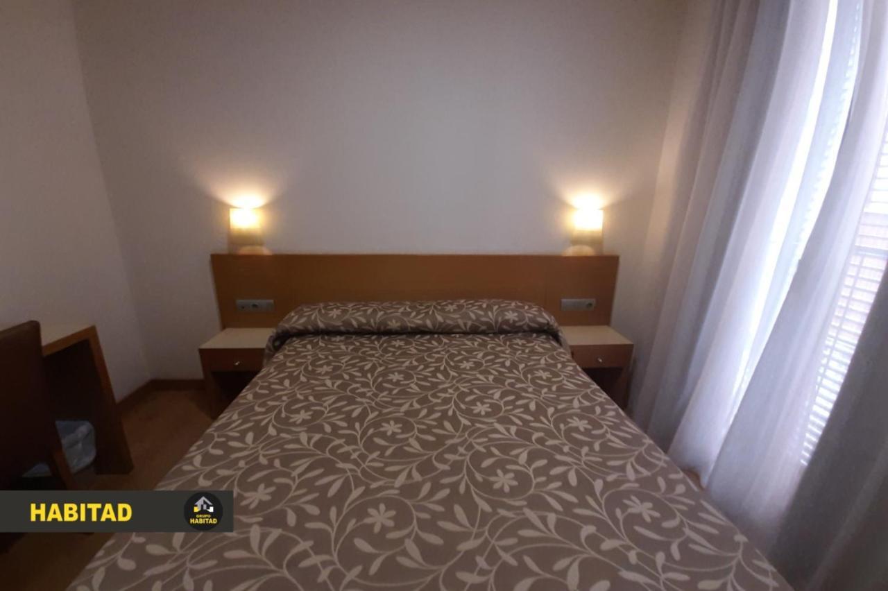 Hostal Rambla Sant Boi de Llobregat Exterior photo
