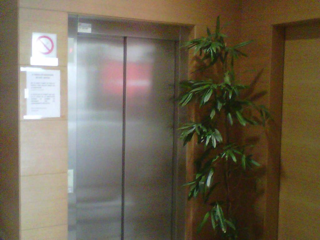 Hostal Rambla Sant Boi de Llobregat Exterior photo