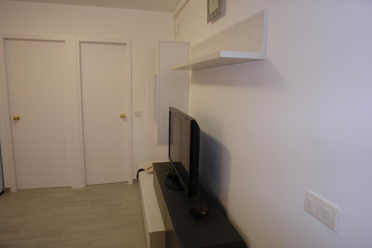 Hostal Rambla Sant Boi de Llobregat Exterior photo